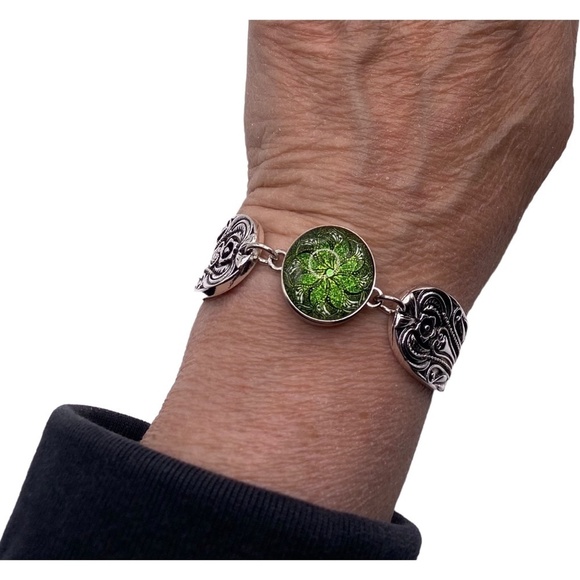 Eclectic Vintage Style Snap Jewelry Bangle Bracelet w/unique Green 18mm snap! - Picture 7 of 14